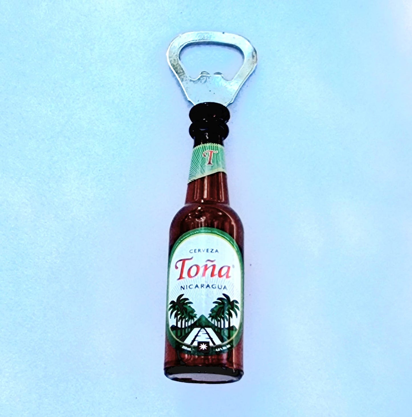 Cerveza Toña abridor/ iman